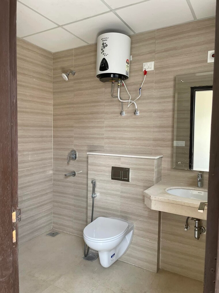 Bathroom, bptp-amstoria 3 Bedroom 2229 Sq.Ft. Builder Floor In Sector 102 Gurgaon 9527207