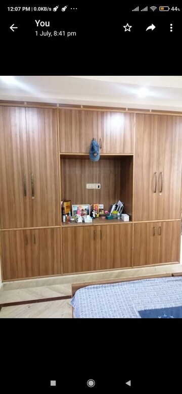 Furnished Amenities in 1.5 BHK Builder Floor at Senior Mall, Sector 18 – for Rent