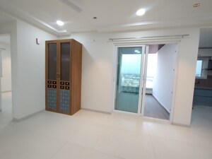 Room in 3 BHK Apartment at Jayabheri The Nirvana, Gopanpally – for Rent