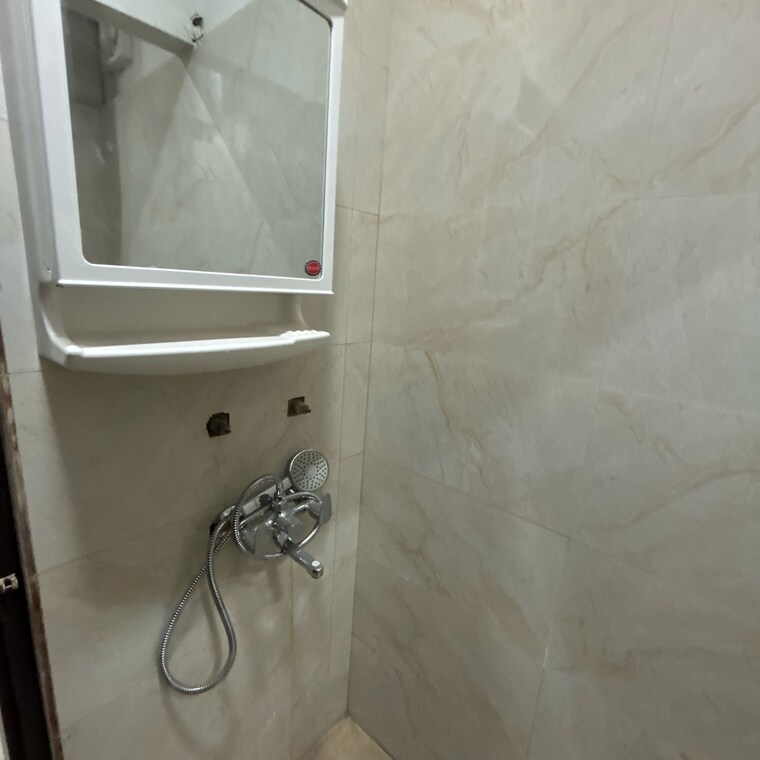 Bathroom, south extension i 2 Bedroom 900 Sq.Ft. Builder Floor In South Extension I Delhi 9527211
