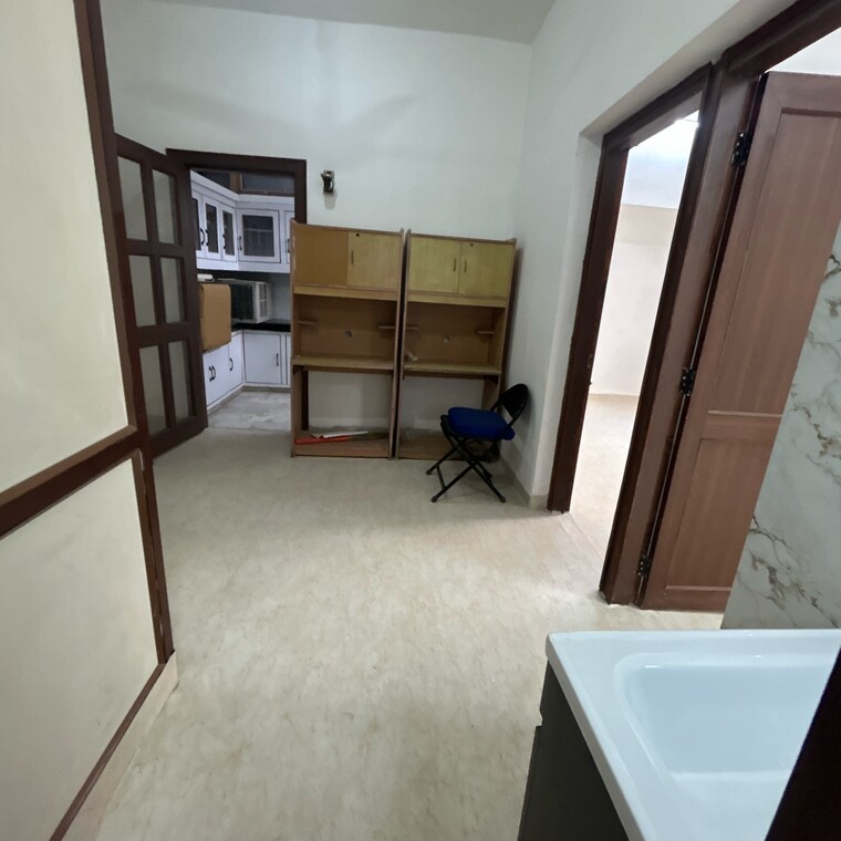 Room, south extension i 2 Bedroom 900 Sq.Ft. Builder Floor In South Extension I Delhi 9527211