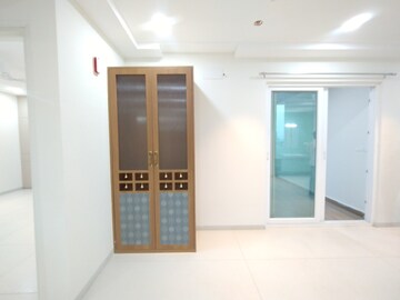 Room in 3 BHK Apartment at Jayabheri The Nirvana, Gopanpally – for Rent