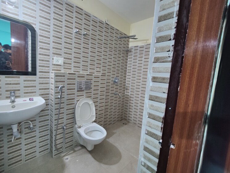 Bathroom, pradhan nagar 3 Bedroom 1400 Sq.Ft. Apartment In Pradhan Nagar Siliguri 9527241