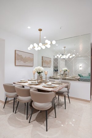 Master Bedroom in 3.5 BHK Apartment at Venkatesh Skydale Phase 2, Sinhagad Road – for Rent