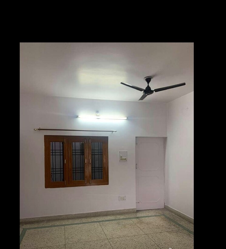 Room, gomti nagar 2 Bedroom 2600 Sq.Ft. Independent House In Gomti Nagar Lucknow 9527263