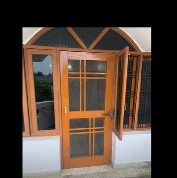 Room in 2 BHK Independent House at Gomti Nagar – for Rent