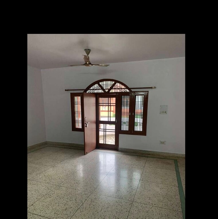 Room, gomti nagar 2 Bedroom 2600 Sq.Ft. Independent House In Gomti Nagar Lucknow 9527263