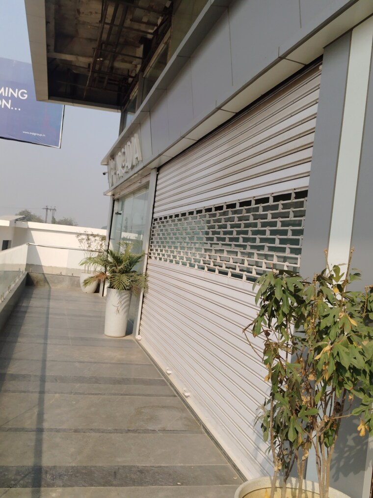 undefined, ska-arcadia Commercial Shop 222 Sq.Ft. In Wave City Ghaziabad 9527446