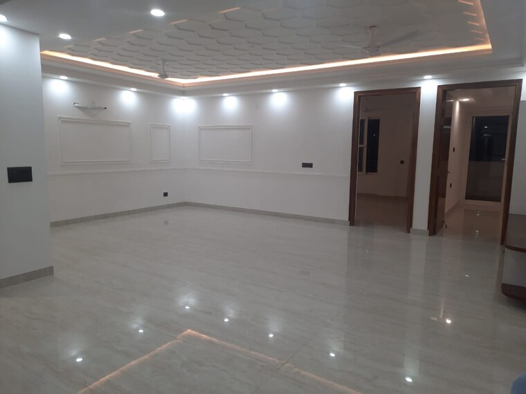 Kitchen, sector 81 4 Bedroom 300 Sq.Yd. Builder Floor In Sector 81 Faridabad 9527394