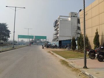  Shop – Exterior View View at SKA Arcadia, Wave City - for Sale