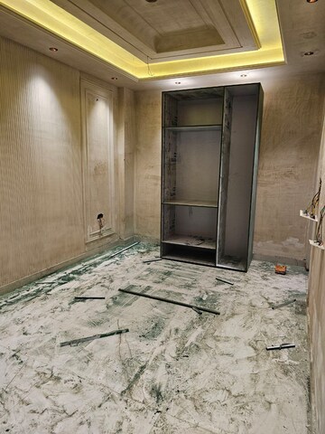 Bedroom in 3 BHK Builder Floor at Sainik Colony – for Sale