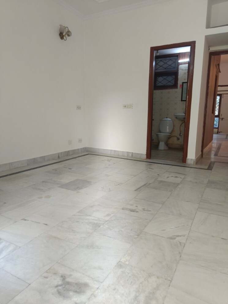 Room, uppal-southend 3 Bedroom 1450 Sq.Ft. Builder Floor In Sector 49 Gurgaon 9527729