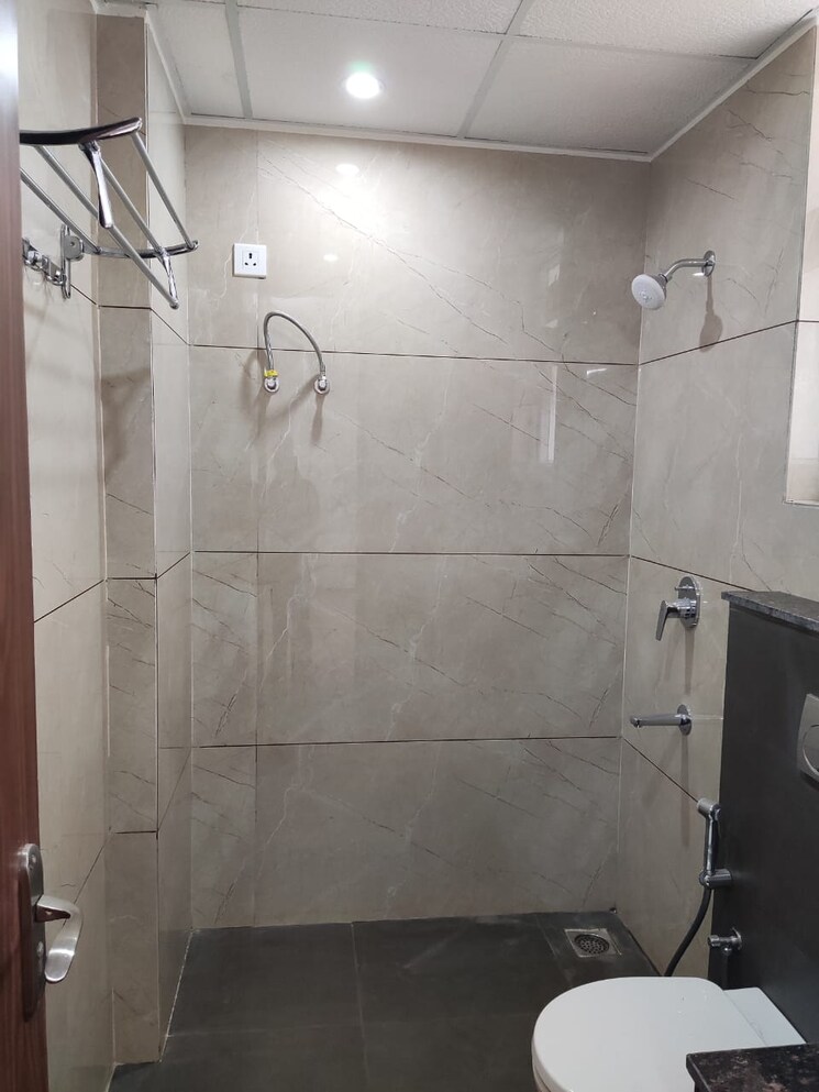 Bathroom, allwin-el-spazia 3 Bedroom 1638 Sq.Ft. Apartment In Sanauli Zirakpur 9527630