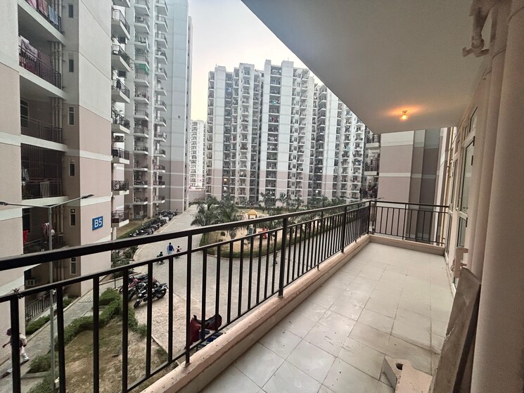Balcony, suncity-avenue-76 2 Bedroom 735 Sq.Ft. Apartment In Sector 76 Gurgaon 9527732