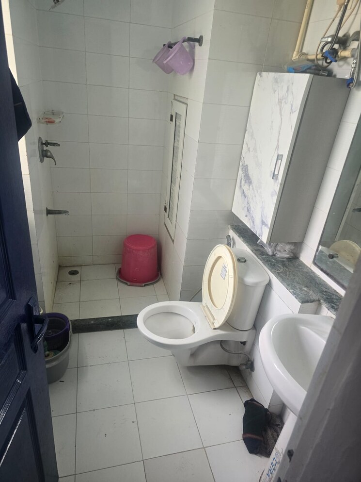 Bathroom, bptp-the-resort 3 Bedroom 2019 Sq.Ft. Apartment In Sector 75 Faridabad 9527685