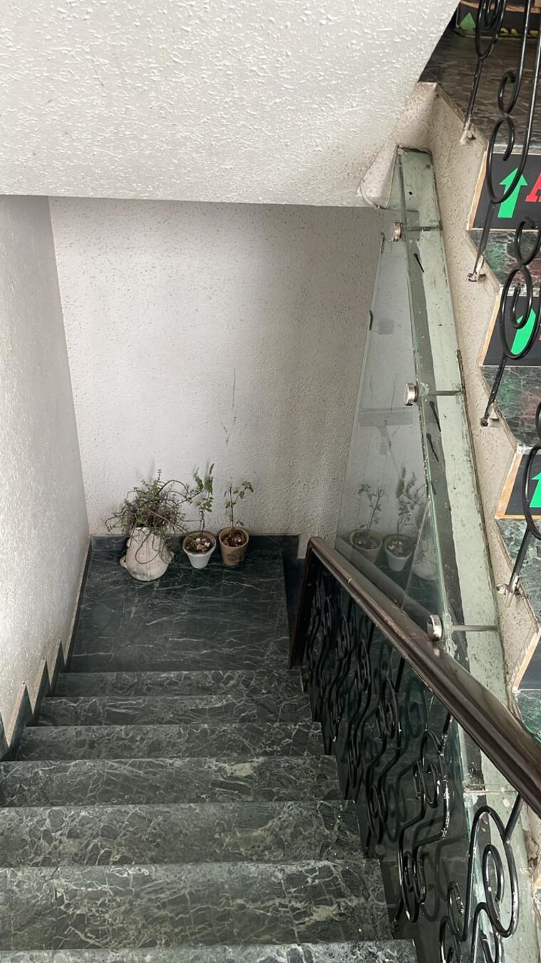 Floor Plan, defence colony Commercial Office Space 1300 Sq.Ft. In Defence Colony Delhi 9527779