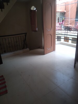 Room in 4 BHK Builder Floor at Defence Colony – for Rent