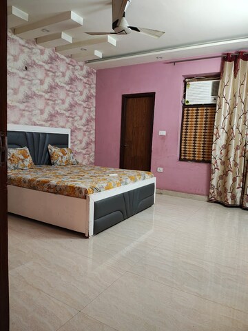Bedroom in 2.5 BHK Apartment at SRS Pearl Heights, Sector 87 – for Sale