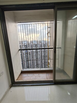 3 BHK Apartment For Rent in Runwal Eirene, Balkum Pada