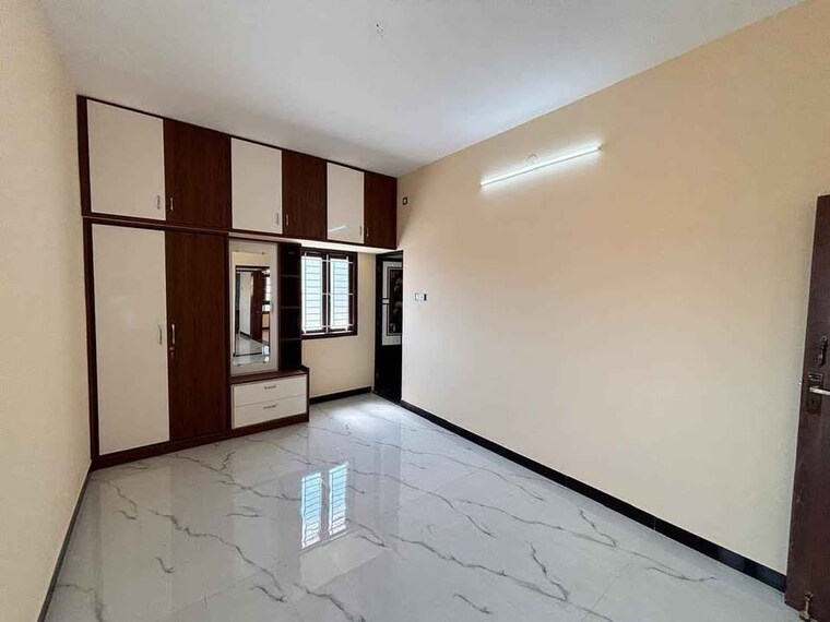 Room, sadaramangala 3 Bedroom 1215 Sq.Ft. Independent House In Sadaramangala Bangalore 9527891