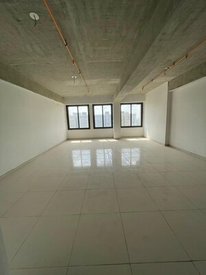 Room in  Office Space at Gota – for Rent