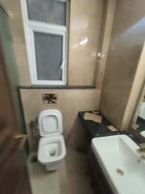 Bathroom in 3 BHK Builder Floor at Smart World Orchard, Sector 61 – for Rent