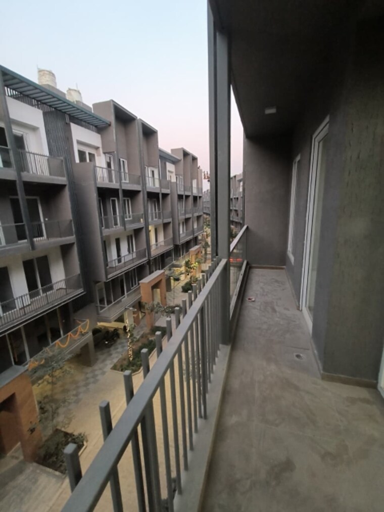 Balcony, smart-world-orchard 3 Bedroom 1626 Sq.Ft. Builder Floor In Sector 61 Gurgaon 9527969