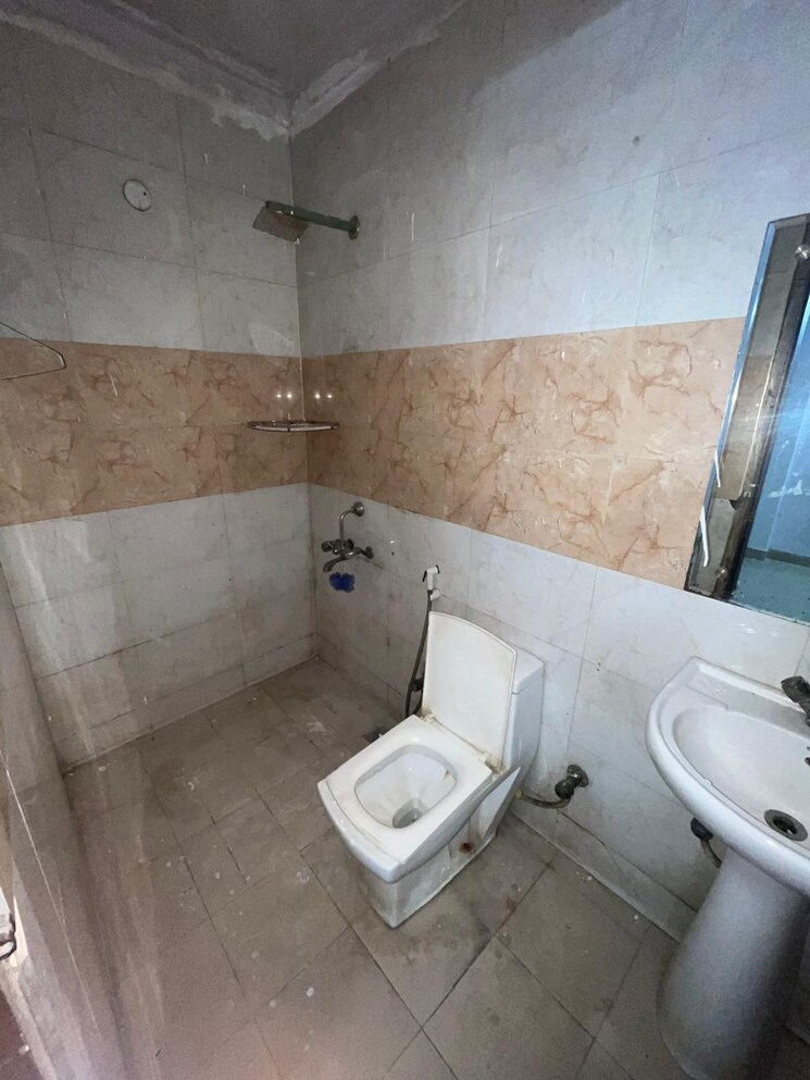 Bathroom, saket 1 RK 500 Sq.Ft. Builder Floor In Saket Delhi 9527970