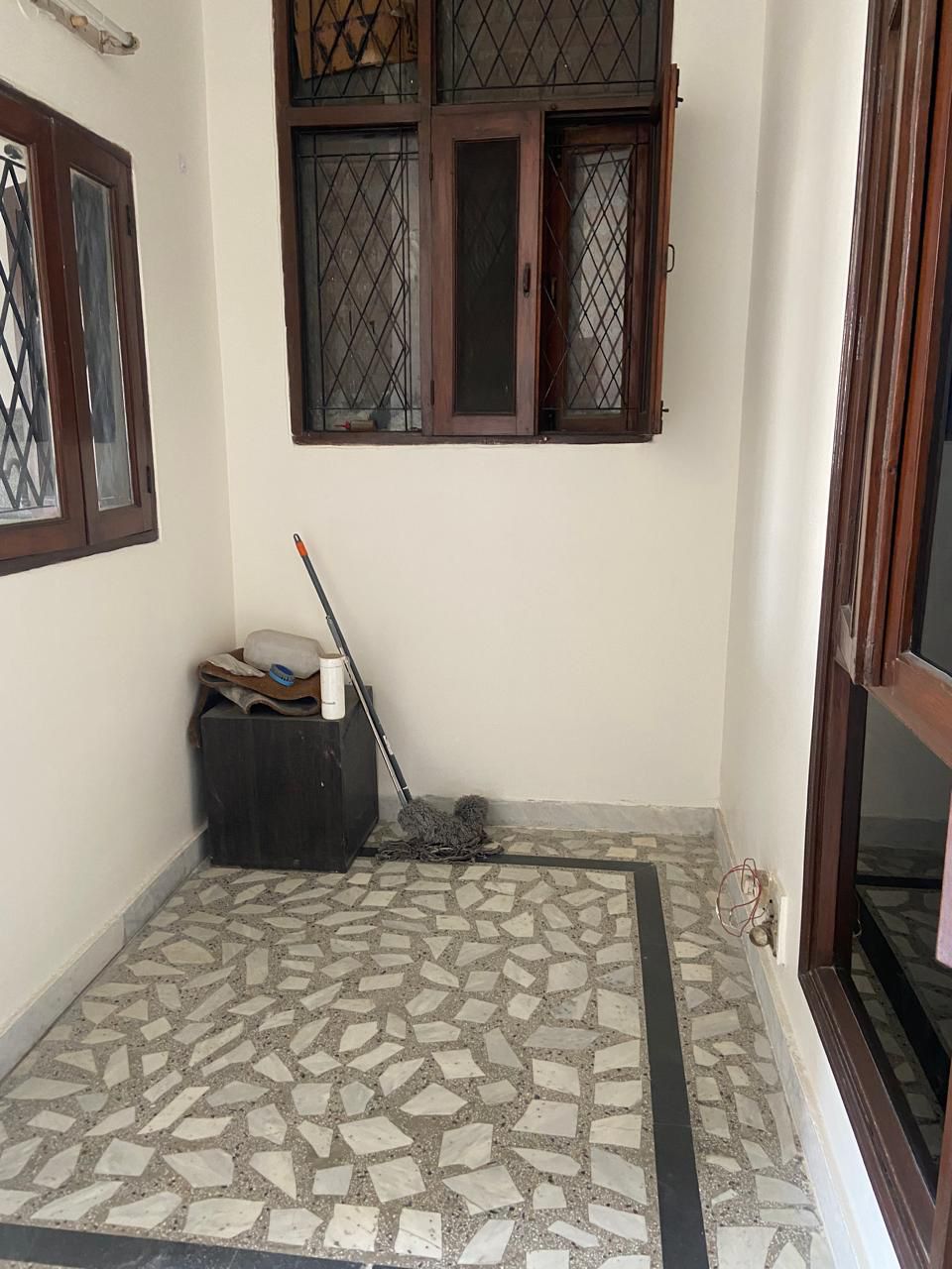3 BHK + Extra Room Builder Floor For Rent in Defence Colony