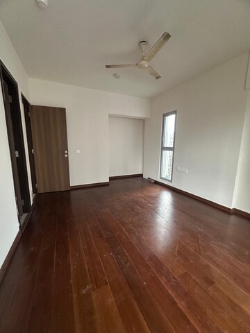 Room in 2 BHK Apartment at Piramal Vaikunth, Balkum Pada – for Rent