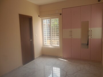 Room in 3 BHK Apartment at Nri Layout – for Rent