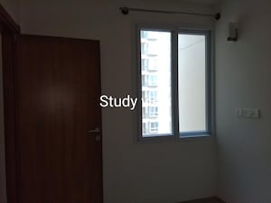 Room in 2.5 BHK Apartment at Bhartiya Nikoo Homes, Thanisandra Main Road – for Rent