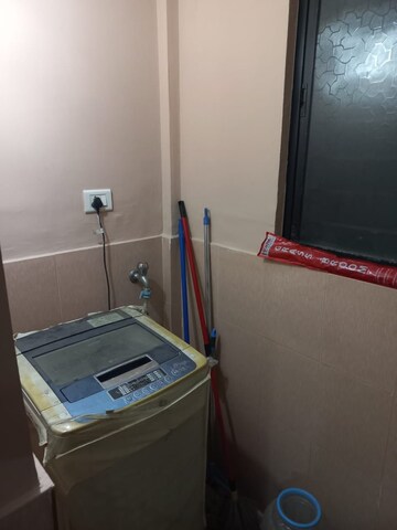 Room in 2 BHK Apartment at Pimple Nilakh – for Rent