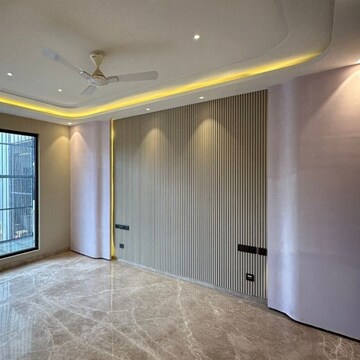 Room in 3 BHK Builder Floor at Udyog Nagar – for Rent