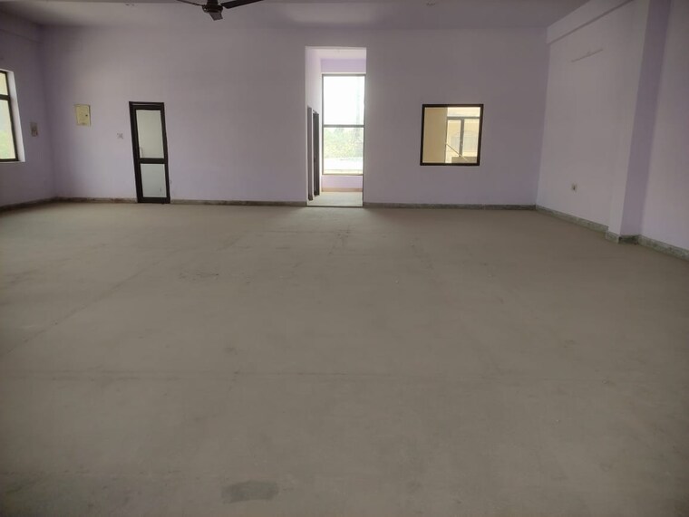 Room, site 4 sahibabad Commercial Warehouse 6000 Sq.Ft. In Site 4 Sahibabad Ghaziabad 9528127