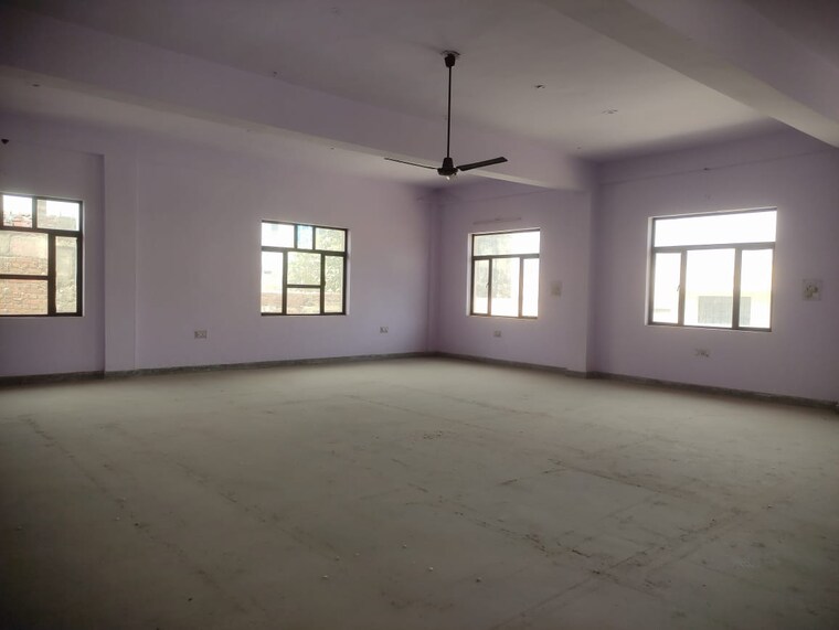 Room, site 4 sahibabad Commercial Warehouse 6000 Sq.Ft. In Site 4 Sahibabad Ghaziabad 9528127