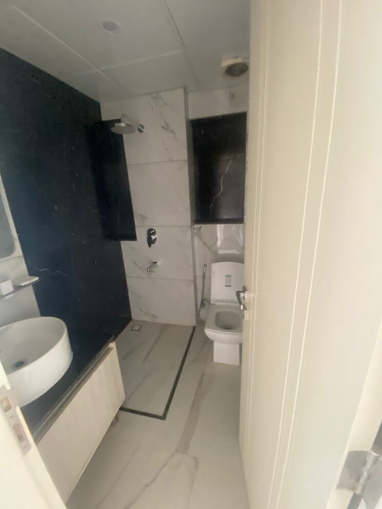 Attached Bathroom, central-park-3-flower-valley 2.5 Bedroom 1210 Sq.Ft. Builder Floor In Sohna Sector 33 Gurgaon 9528111