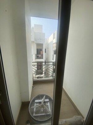 Balcony in 2.5 BHK Builder Floor at Central Park 3 Flower Valley, Sohna Sector 33 – for Rent