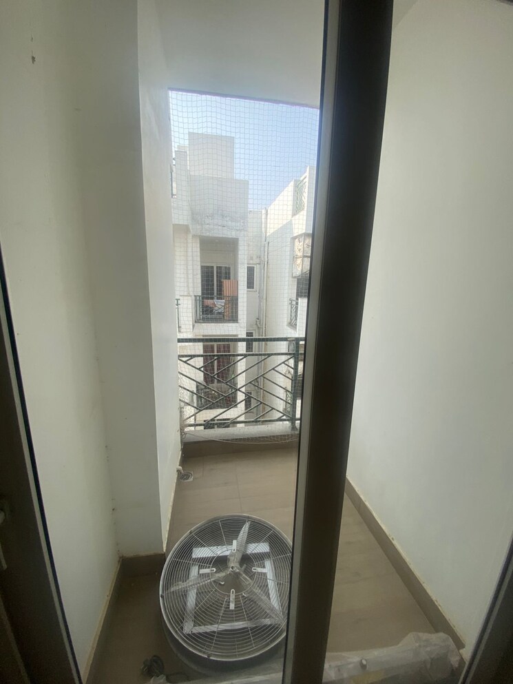 Balcony, central-park-3-flower-valley 2.5 Bedroom 1210 Sq.Ft. Builder Floor In Sohna Sector 33 Gurgaon 9528111