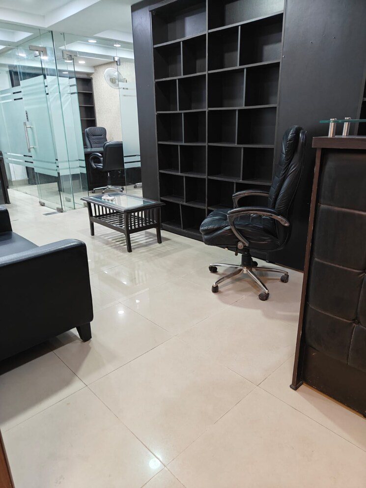 Team Area, defence colony Commercial Office Space 217 Sq.Ft. In Defence Colony Delhi 9528087