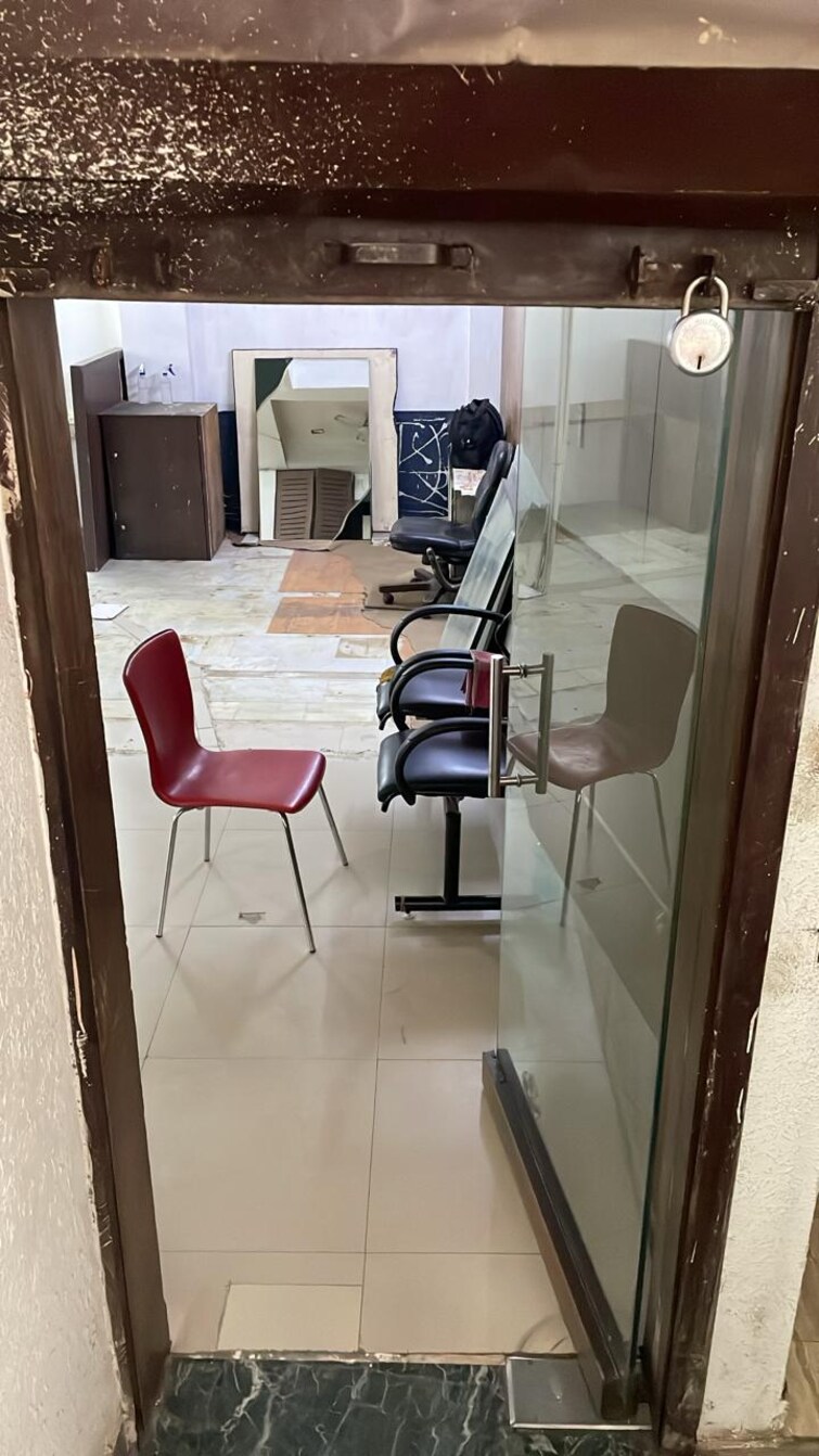 Cover Image, defence colony Commercial Office Space 217 Sq.Ft. In Defence Colony Delhi 9528139