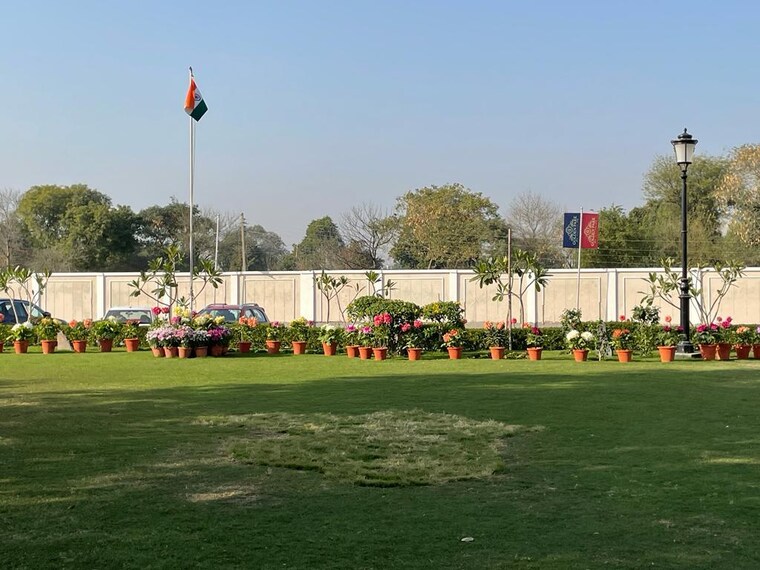 Garden, meffier-golden-park  136 Sq.Yd. Plot In Sohna Sector 4 Gurgaon 9528046