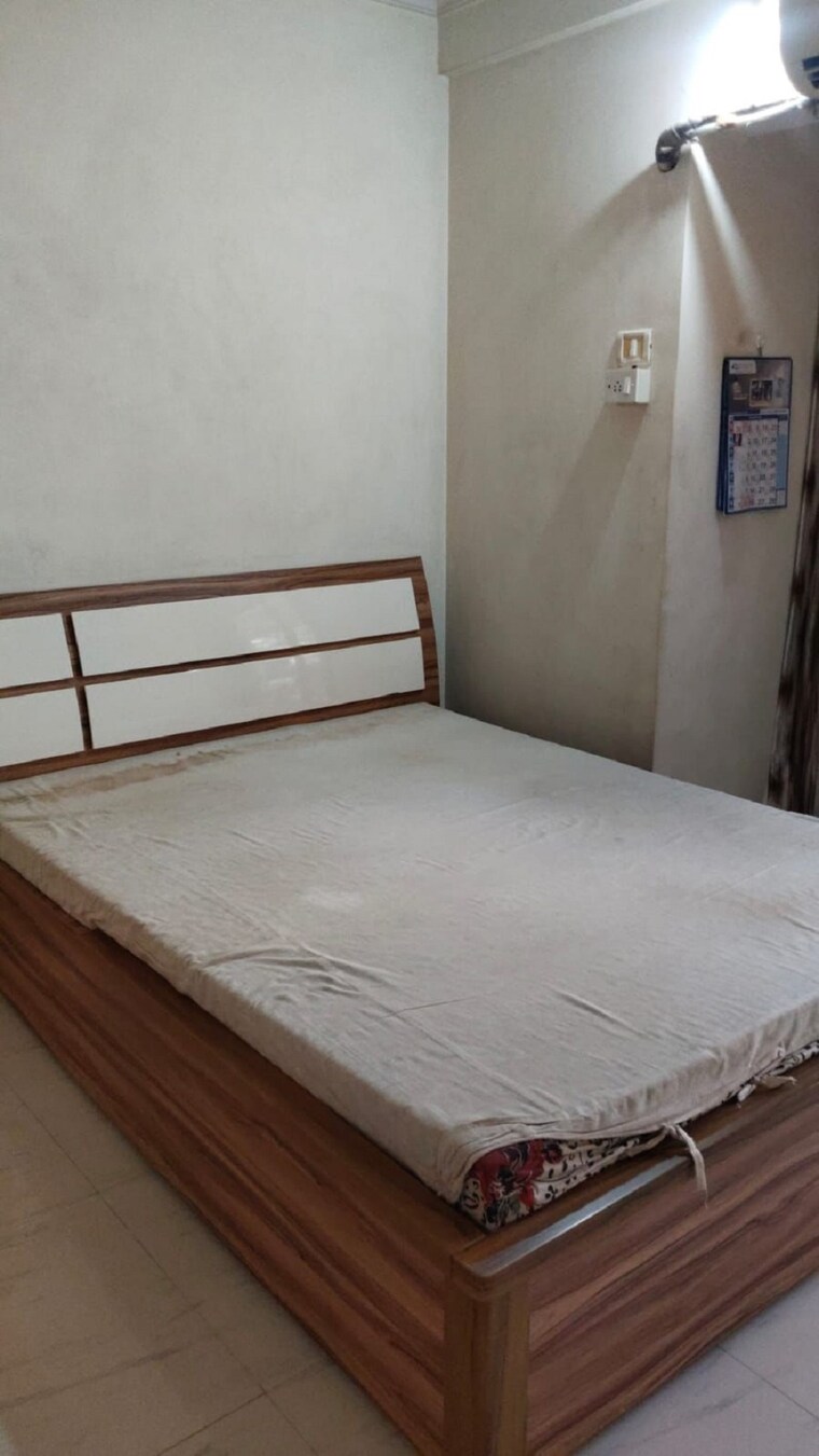 Bedroom, khar west 2 Bedroom 700 Sq.Ft. Apartment In Khar West Mumbai 9528063