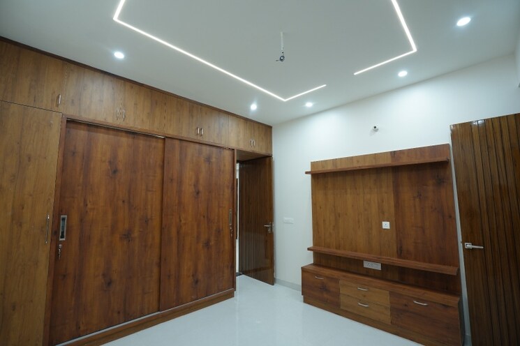 undefined, patiala road 6 Bedroom 242 Sq.Yd. Independent House In Patiala Road Zirakpur 9528256