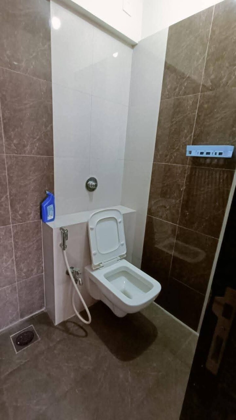 Bathroom, sethia-imperial-avenue 1 Bedroom 330 Sq.Ft. Apartment In Malad East Mumbai 9528211