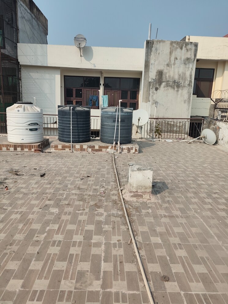 Terrace, rwa-apartments-sector-53 4 Bedroom 1900 Sq.Ft. Apartment In Sector 53 Noida 9528310