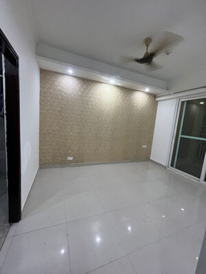 2.5 BHK Apartment For Rent in Mahagun Mirabella, Sector 79