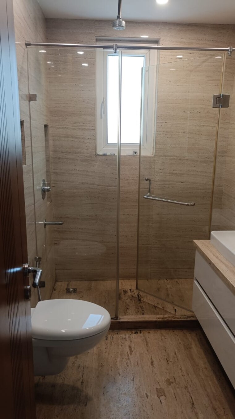 Bathroom, safdarjung development area 4 Bedroom 333 Sq.Yd. Builder Floor In Safdarjung Development Area Delhi 9528955