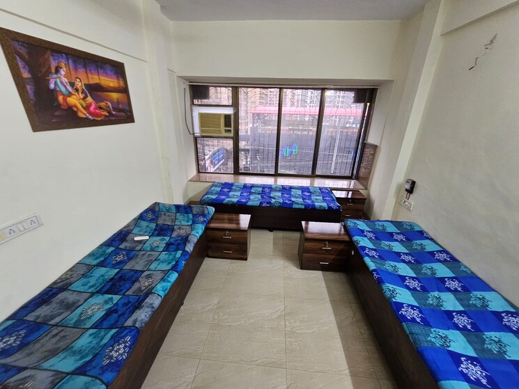 Room, borivali east Pg For Boys & Girls In Borivali East 9529341