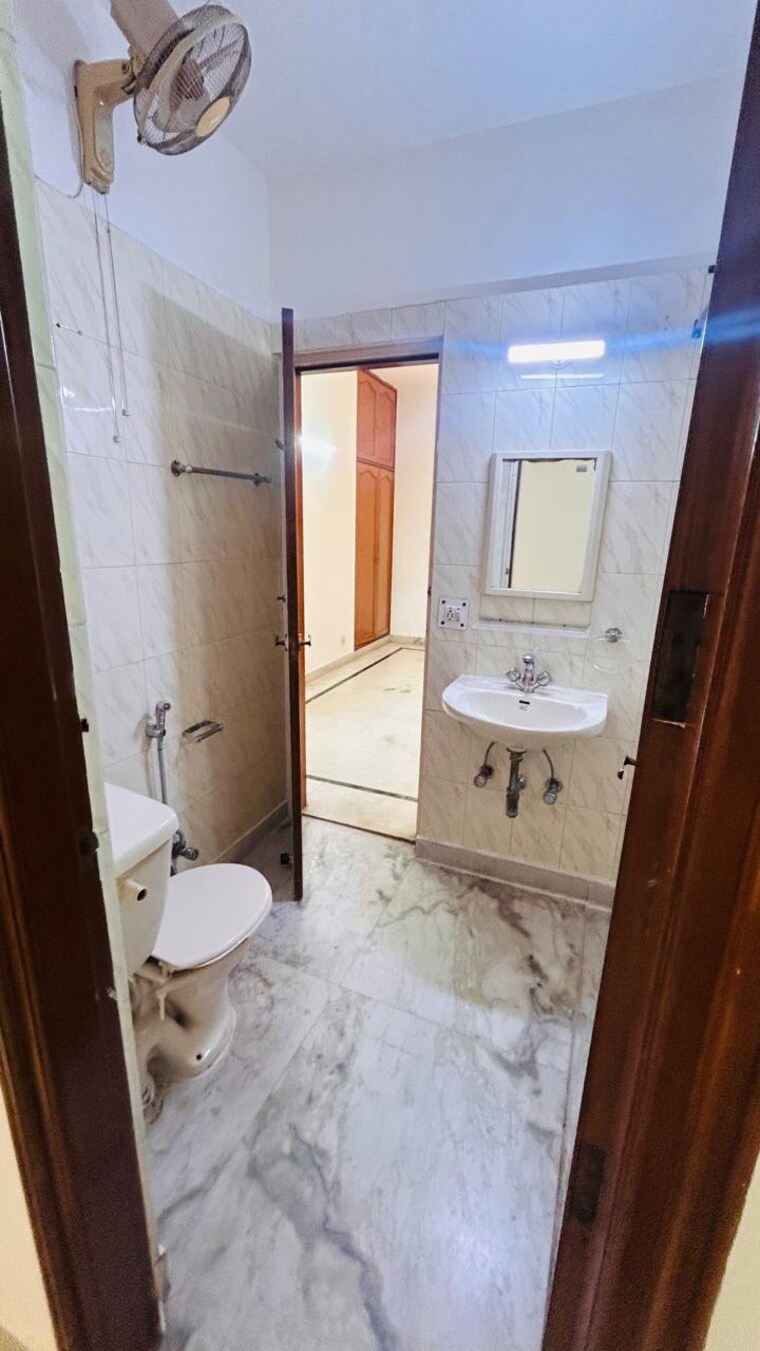 Master Bedroom, shivalik colony 3 Bedroom 1800 Sq.Ft. Builder Floor In Shivalik Colony Delhi 9529001